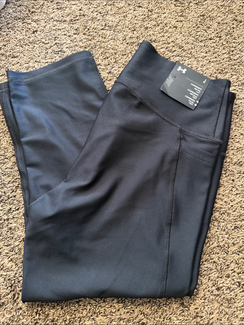 Under Armour Women's Black compression high rise capris